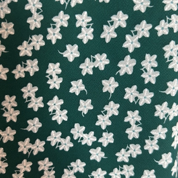 Dark green floral mini dress with slit - Picture 5 of 5